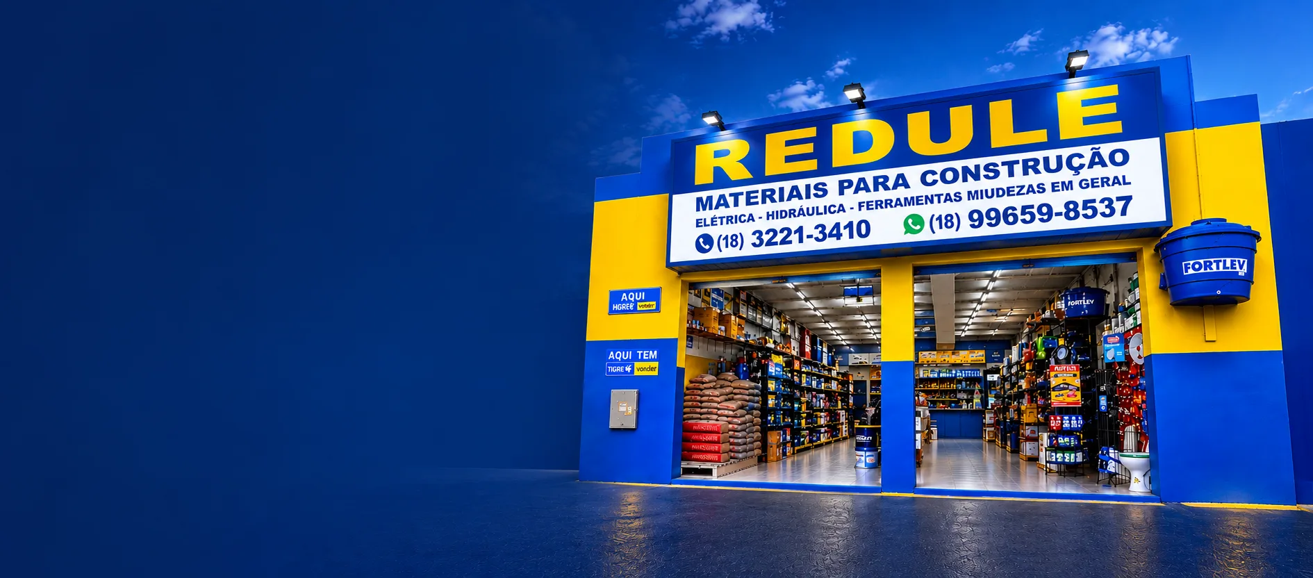 Fachada da loja REDULE Materiais para Construção